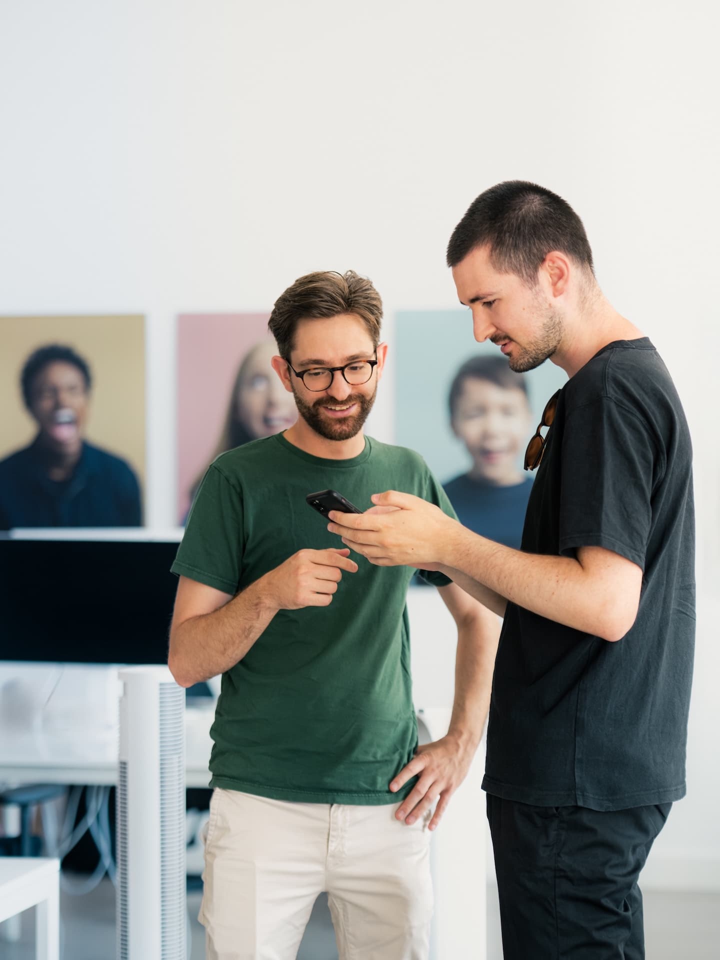 Franck en train de déboguer un site web.